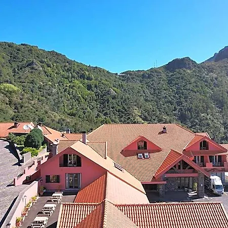Valley View Encumeada Hotel 3*